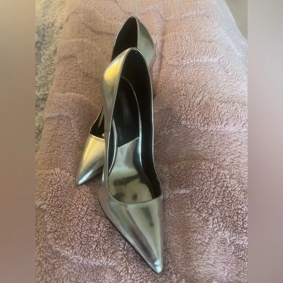 Zara Metallic Silver Pointed-Toe Pumps - Picture 3 of 4
